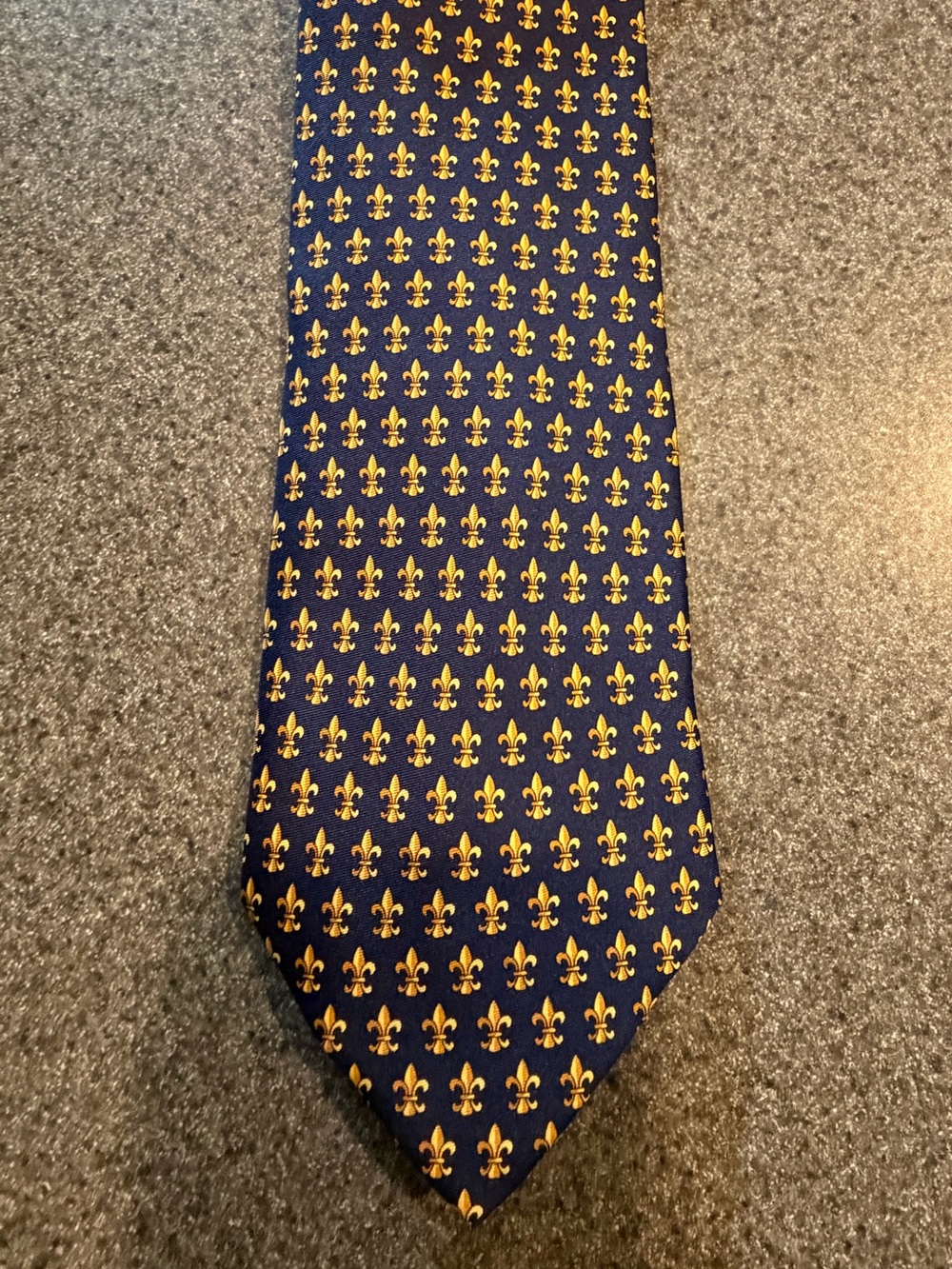 Roger L Paris Made in Italy 100% Silk Navy Gold Fleur De Lis Neck Tie
